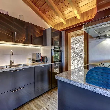 Chalet Khione La Tzoumaz