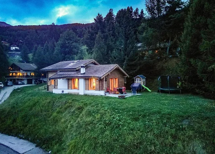 Khione Dağ evi